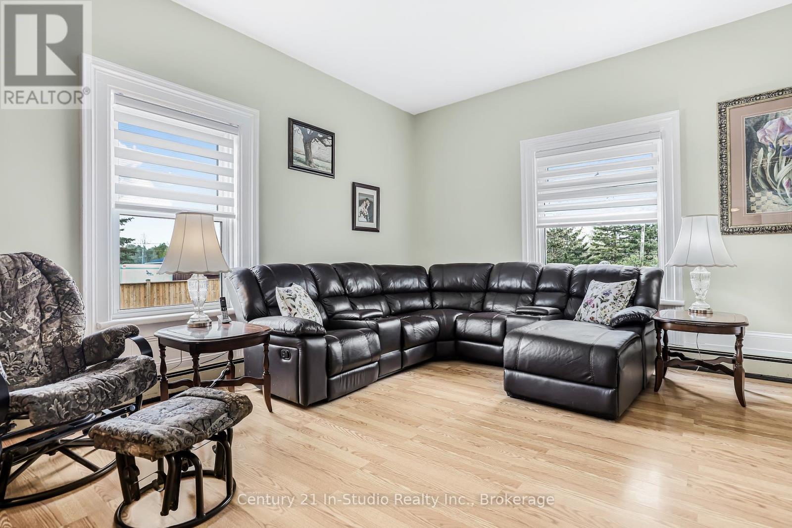 Photo 13 of 489 Lambton Street W, West Grey ON