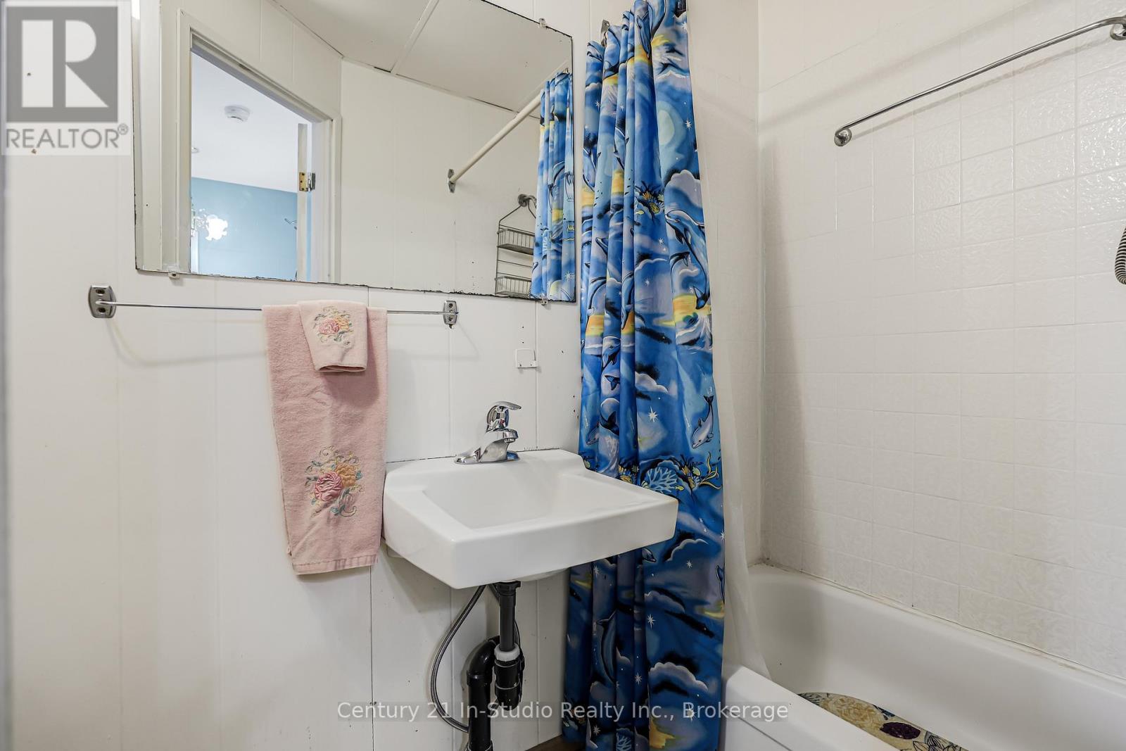 Photo 22 of 489 Lambton Street W, West Grey ON