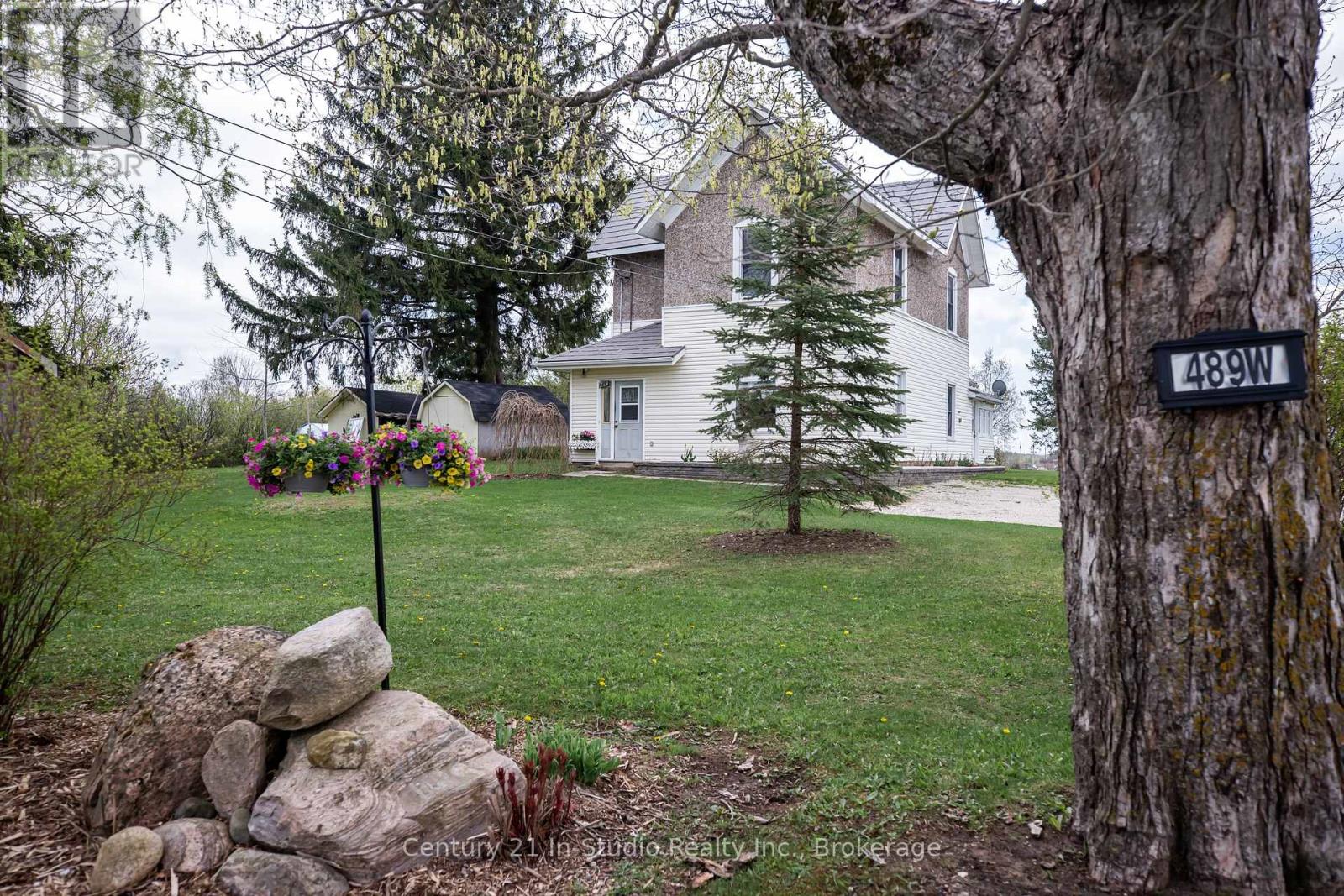 Photo 25 of 489 Lambton Street W, West Grey ON