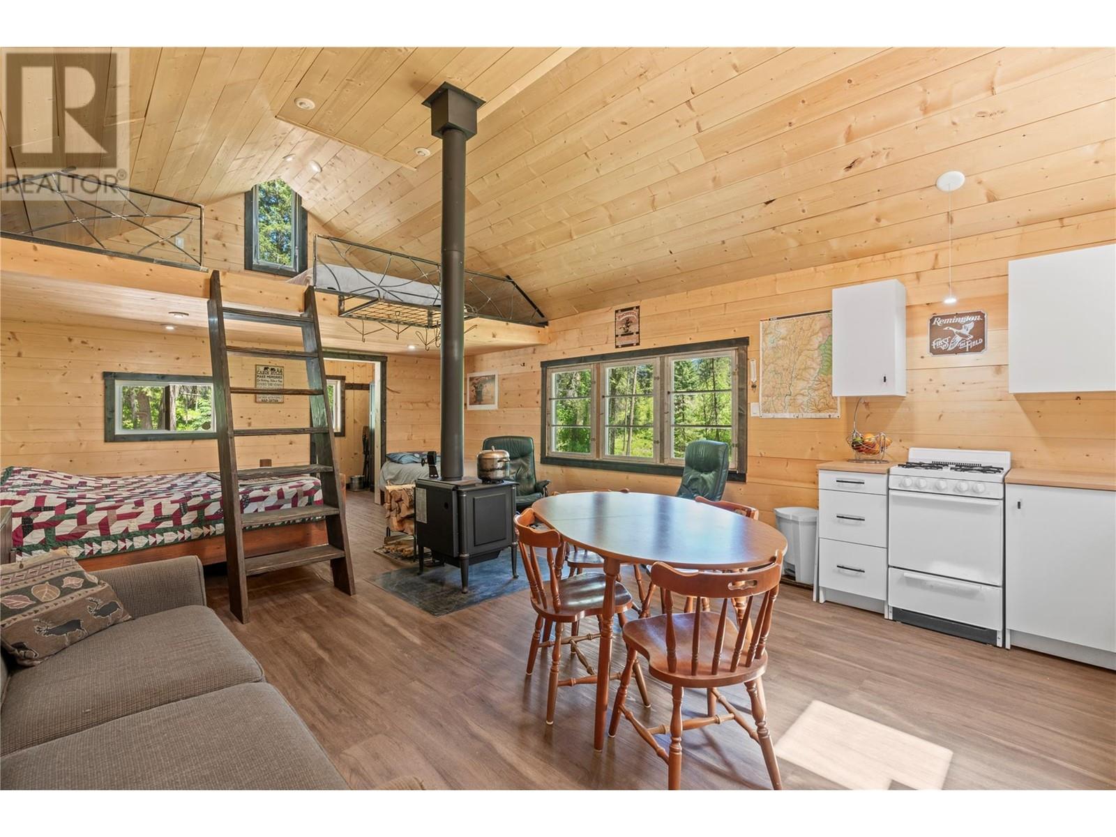 5950 Crouse Creek Forest, Westbridge