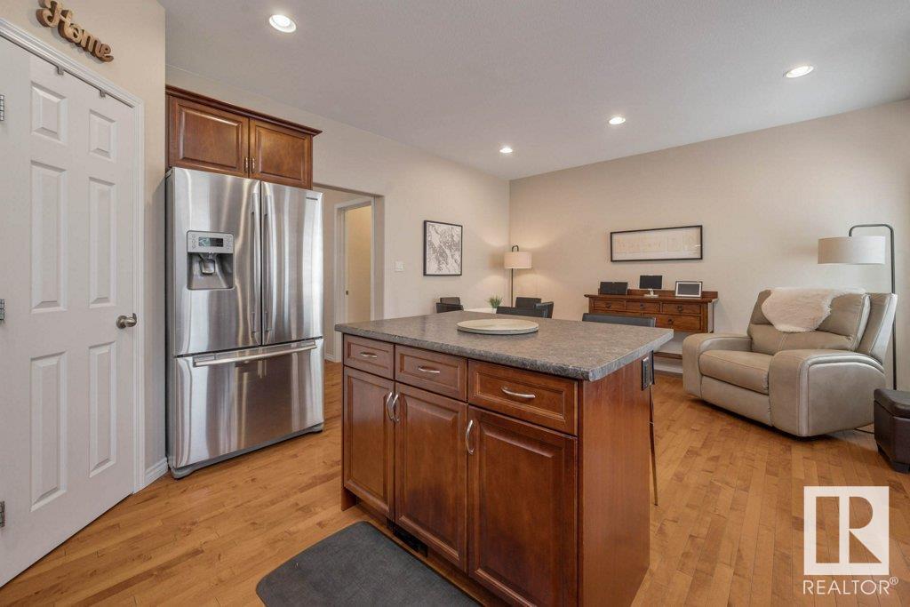 9730 92 ST NW, Edmonton