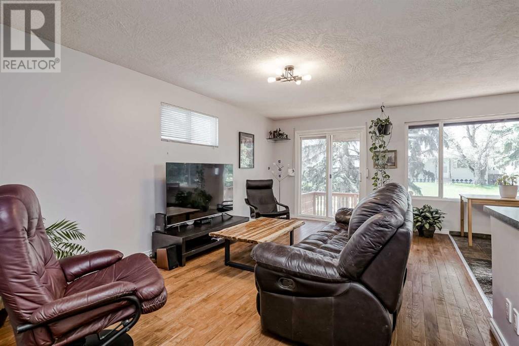 Single Family House Bungalow for Sale in  A Street SE Dover Calgary 