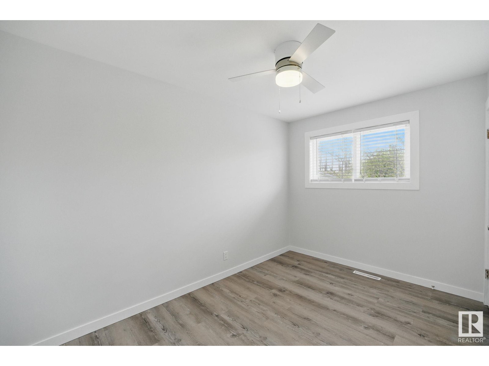 10407 136 AVE NW NW, Edmonton