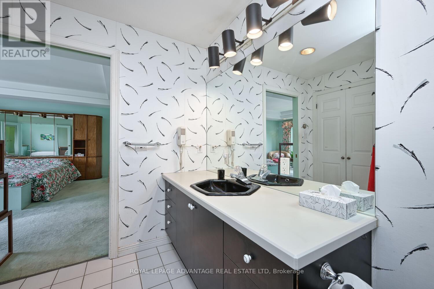 Photo 35 of 401 10 Armstrong Drive, Smiths Falls ON
