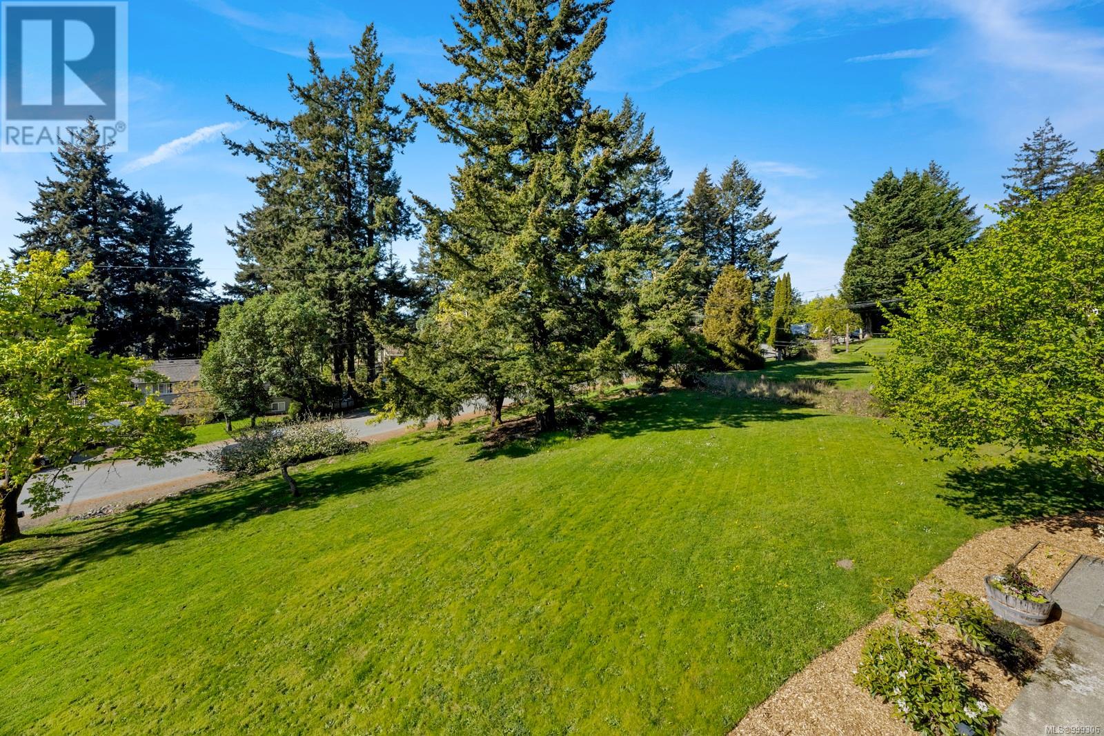 Photo 12 of 544 Windthrop Rd, Colwood BC