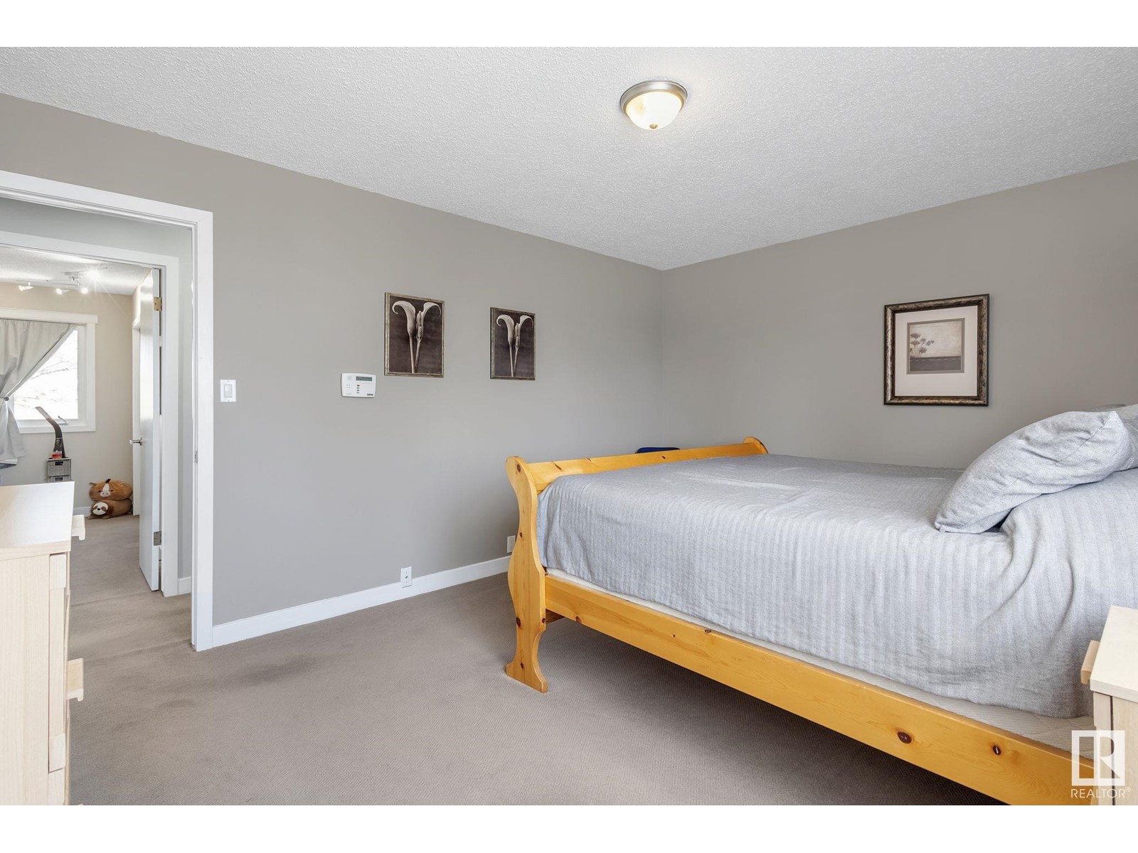 11003 170 AV NW, Edmonton