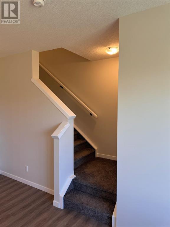 Single Family House for Sale in   Wolf Hollow Manor SE Wolf Willow Calgary 