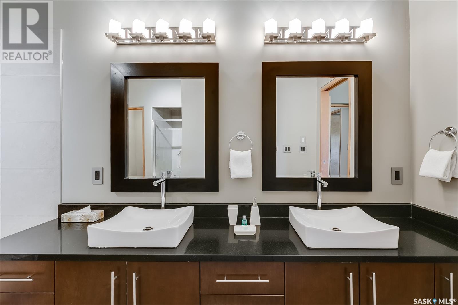 Photo 12 of 401 73 24th Street E, Saskatoon SK