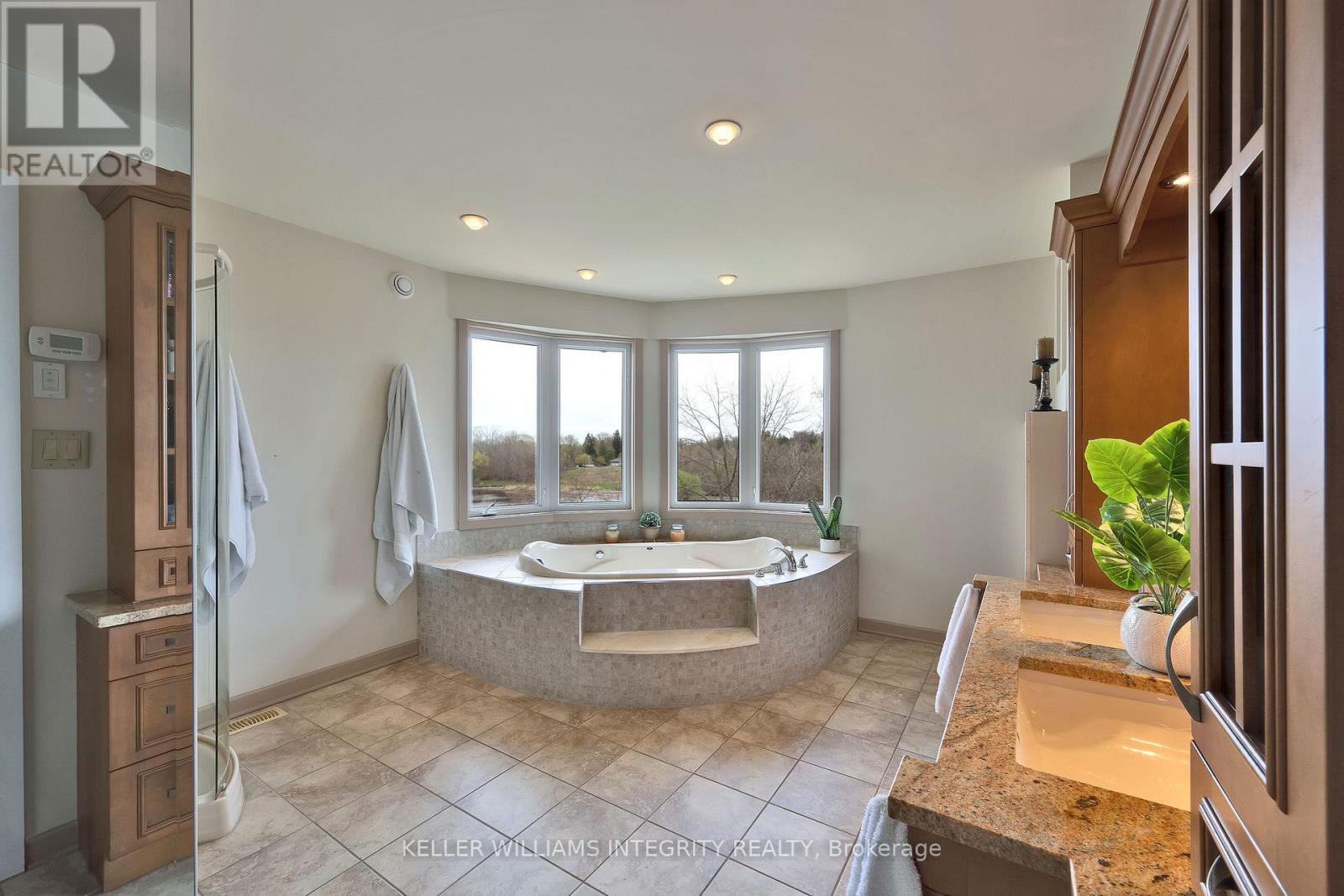 Photo 13 of 12 Rideau Shore Court, Ottawa ON