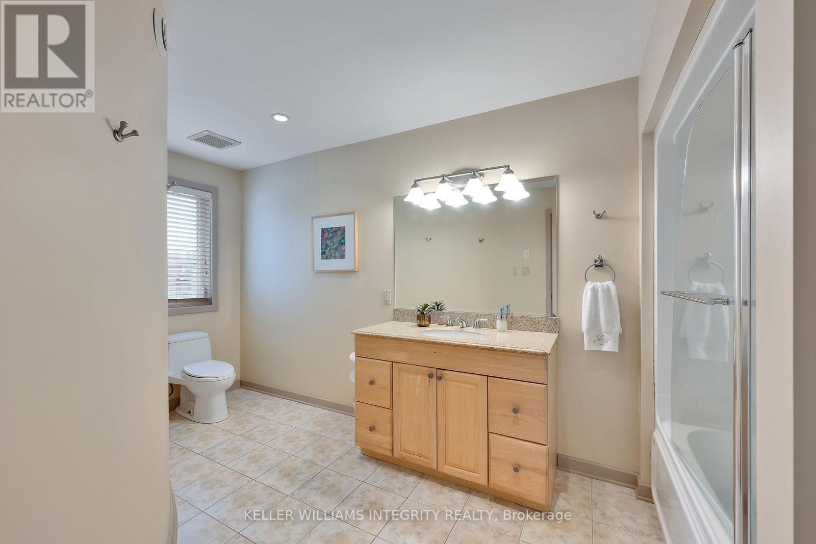 Photo 26 of 12 Rideau Shore Court, Ottawa ON