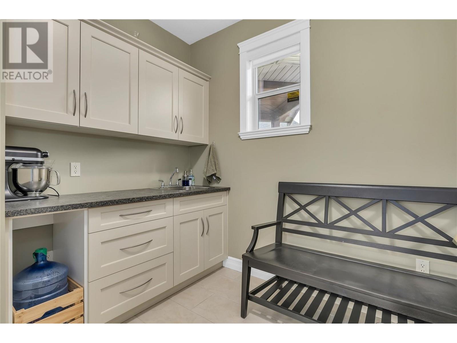  6325 Old Kamloops Road, Vernon