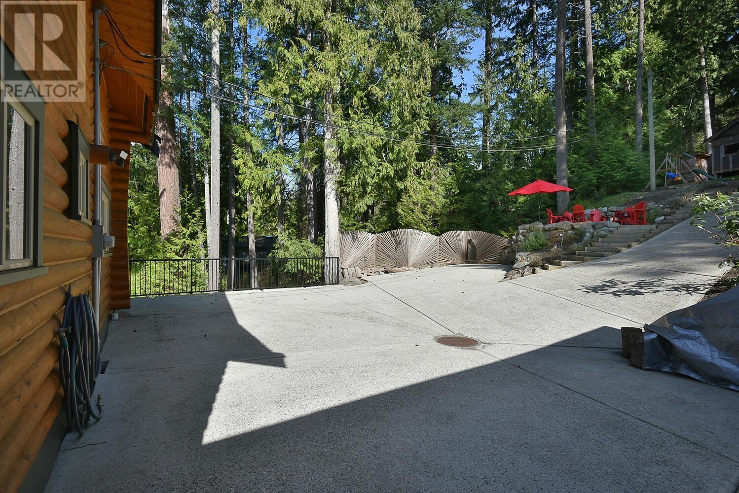 6873 SEAVIEW ROAD, Sechelt