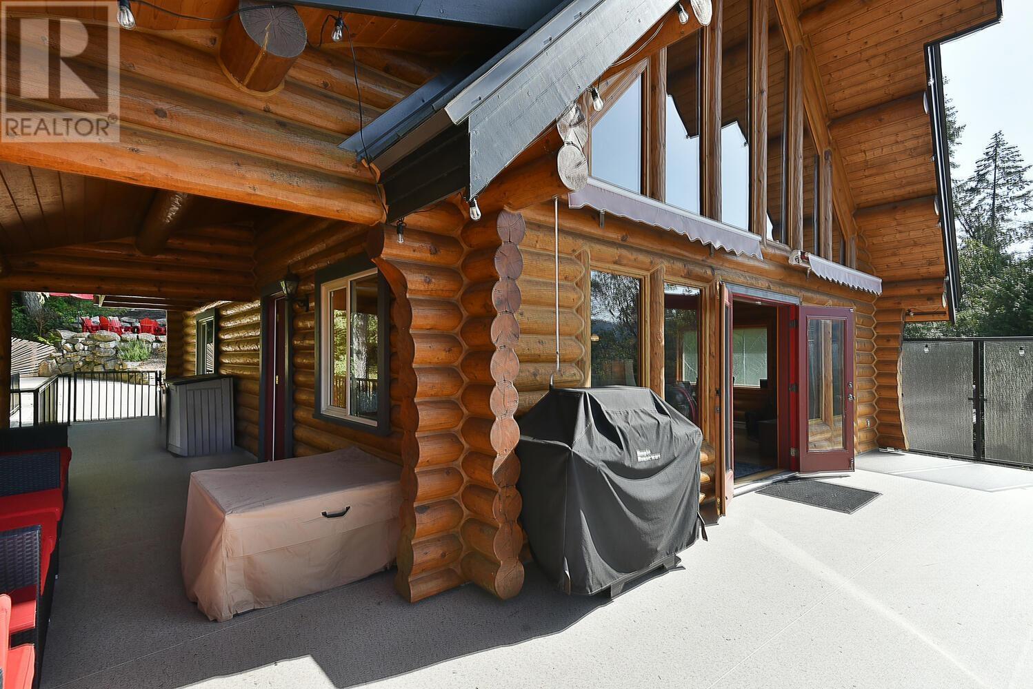 6873 SEAVIEW ROAD, Sechelt
