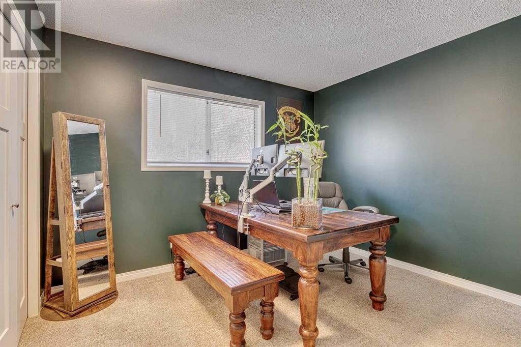 Single Family House 4 Level for Sale in  Hawkdale Close NW Hawkwood Calgary 