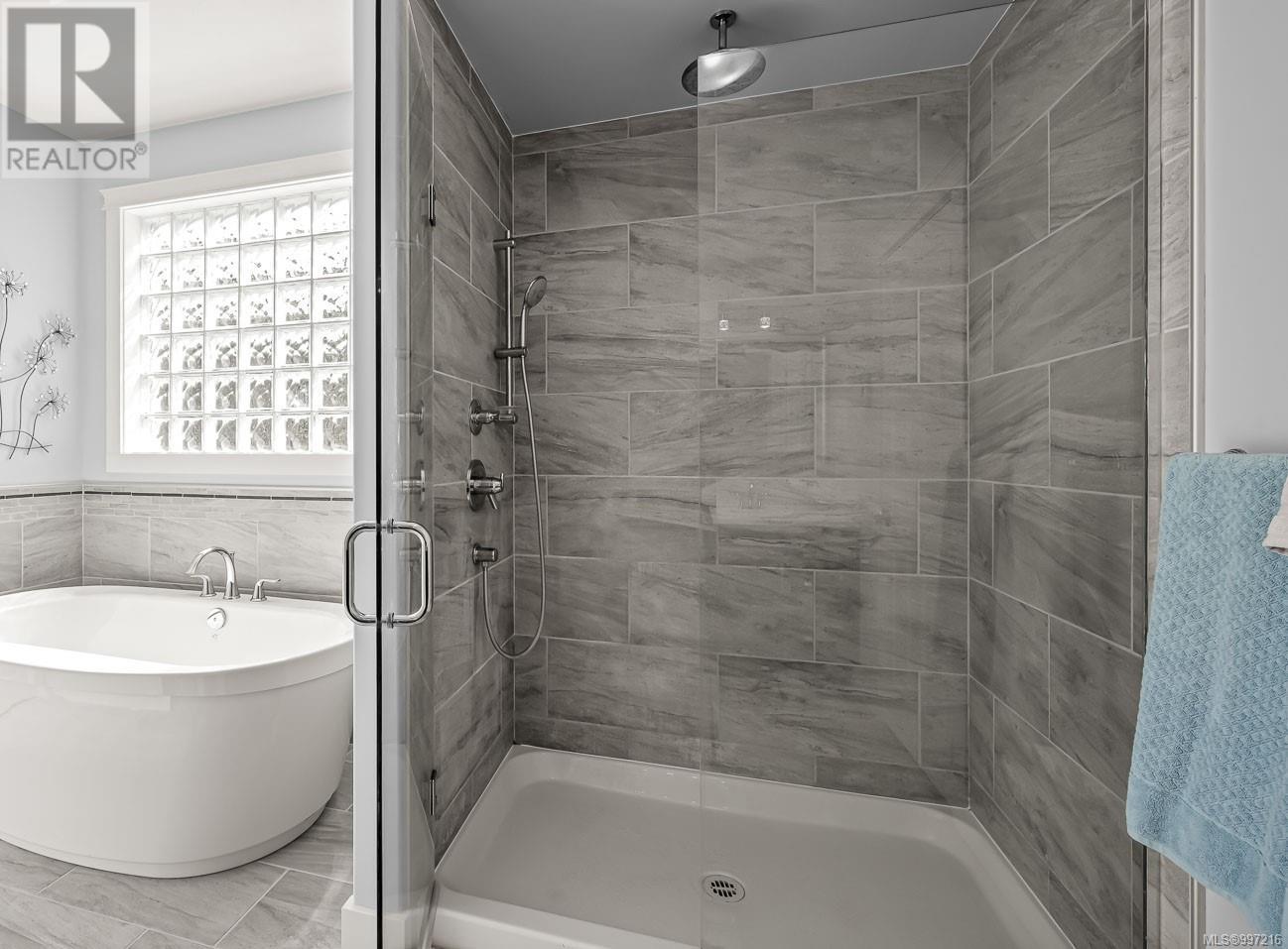 3886 Royston Rd, Courtenay