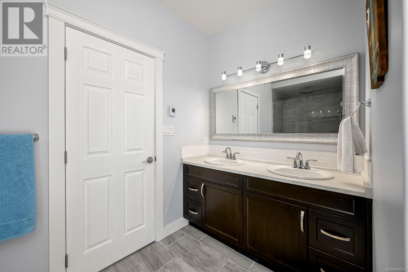 3886 Royston Rd, Courtenay