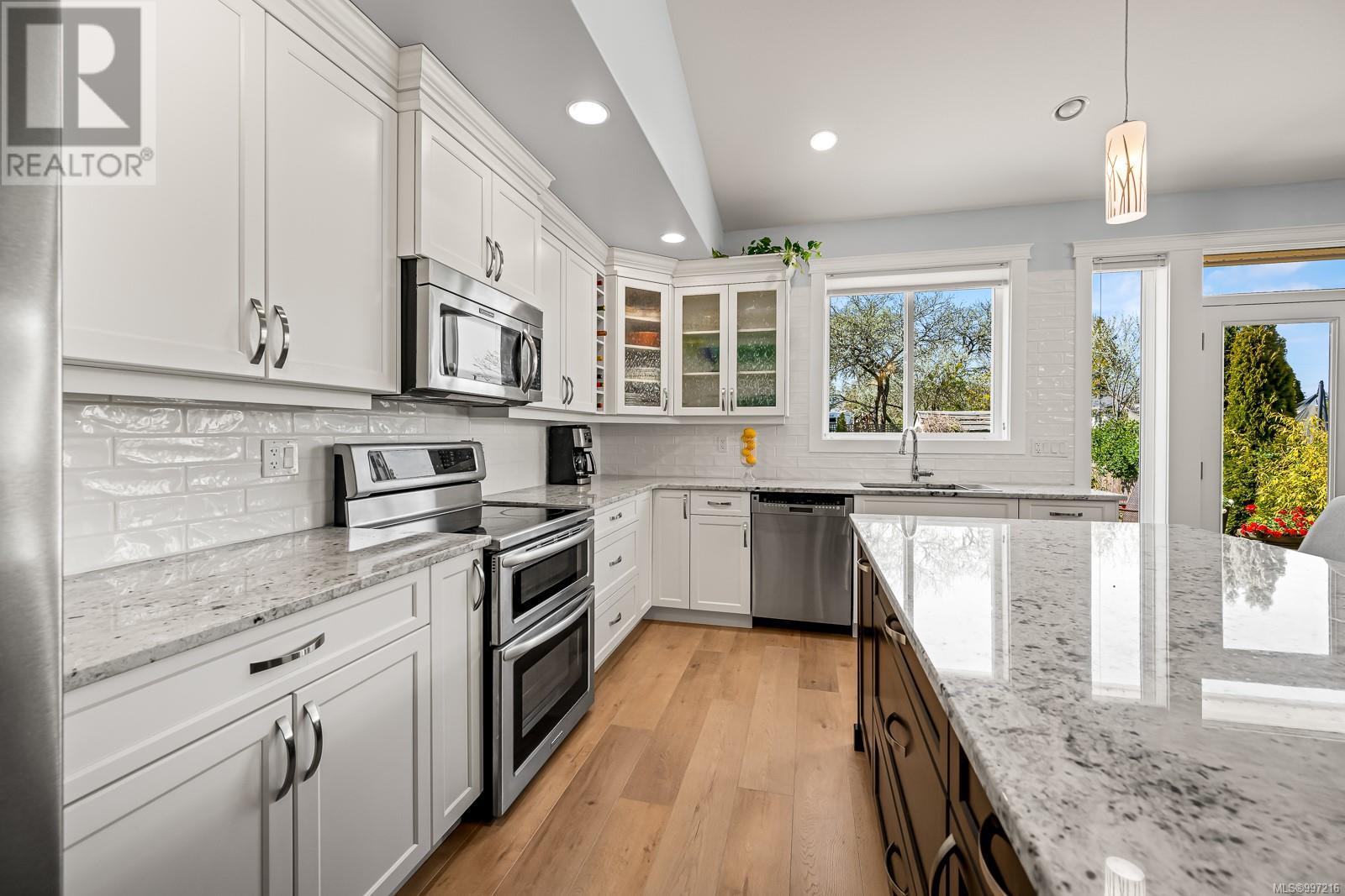 3886 Royston Rd, Courtenay