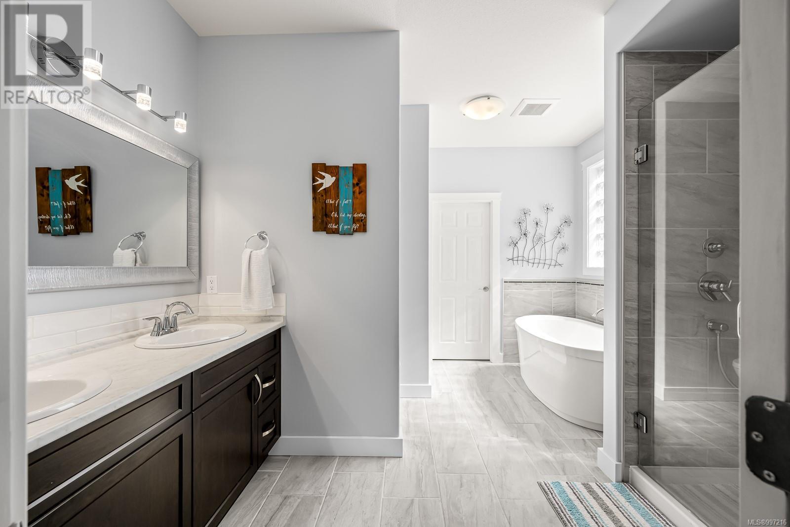 3886 Royston Rd, Courtenay