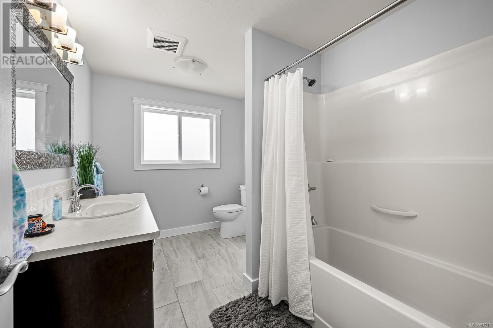 3886 Royston Rd, Courtenay