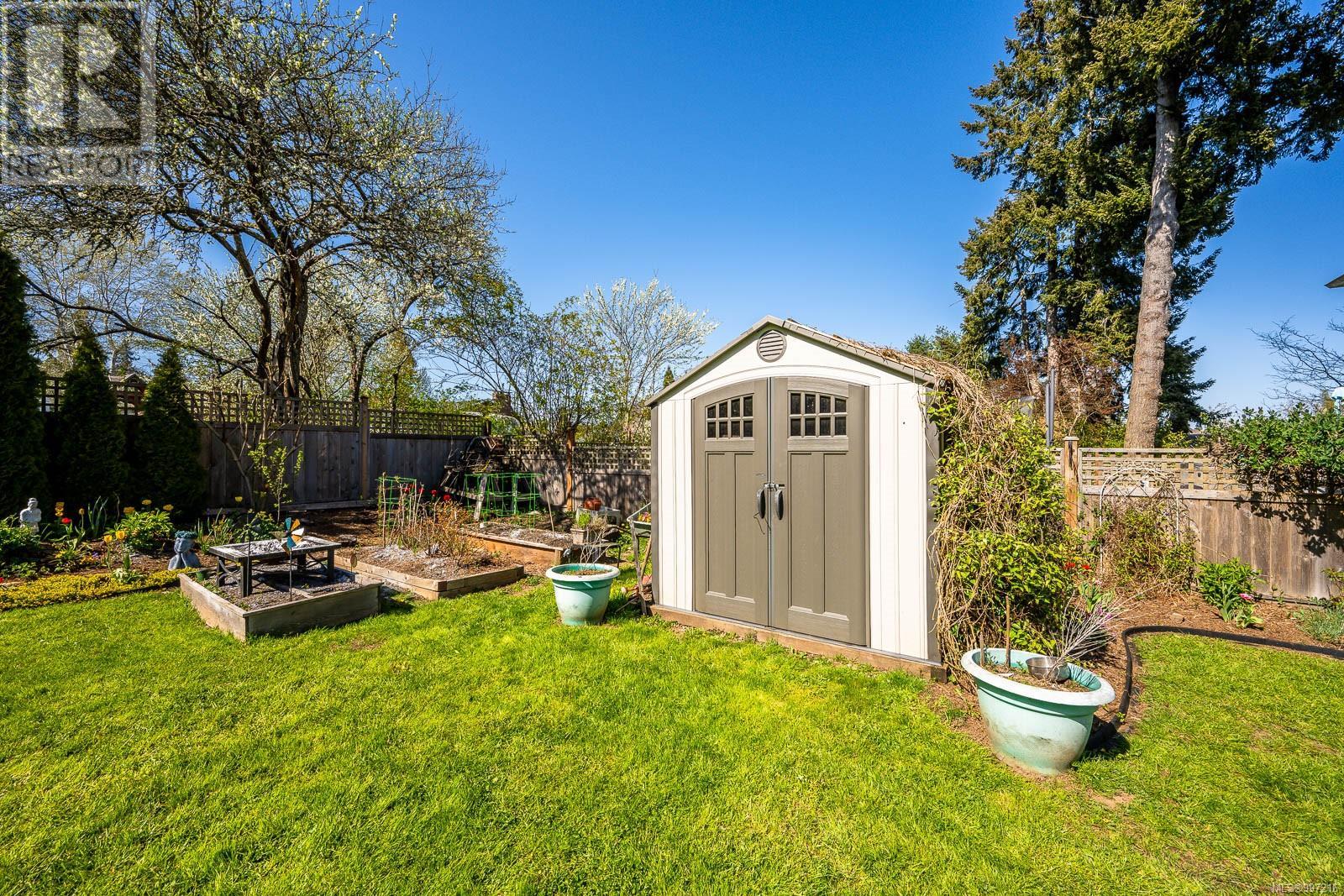 3886 Royston Rd, Courtenay