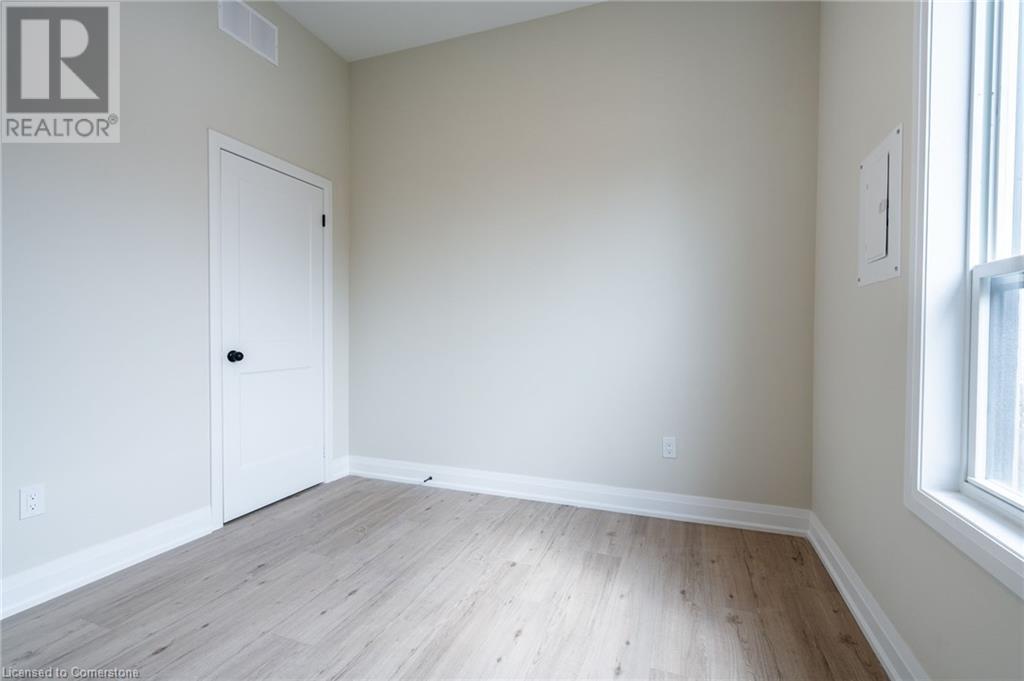 Photo 6 of 732 Eleventh Avenue Unit A, Hamilton ON
