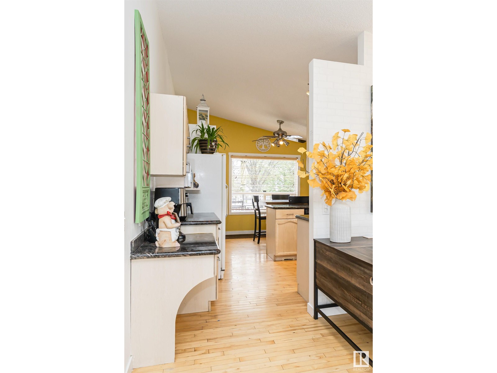 5608 56 AV, Beaumont
