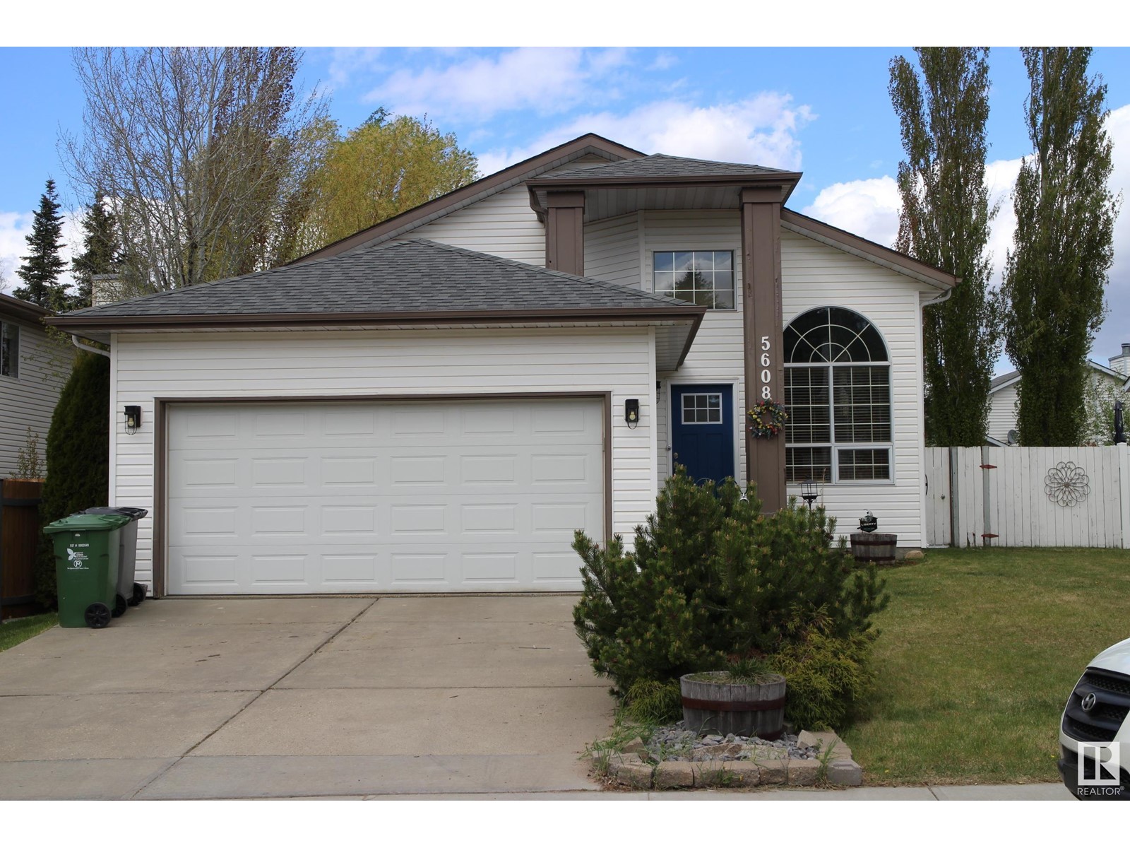 5608 56 AV, Beaumont