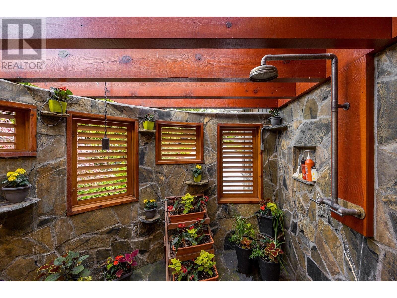  16236 Carrs Landing Road, Lake Country