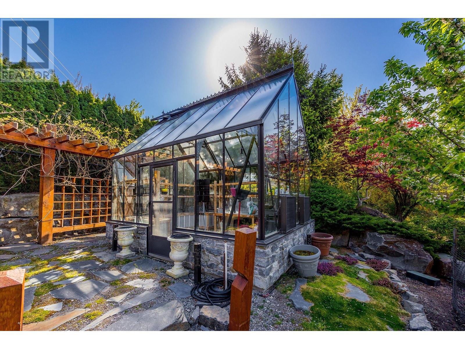  16236 Carrs Landing Road, Lake Country