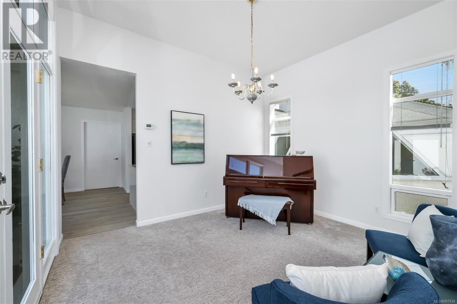  4216 Wakefield Place, Saanich