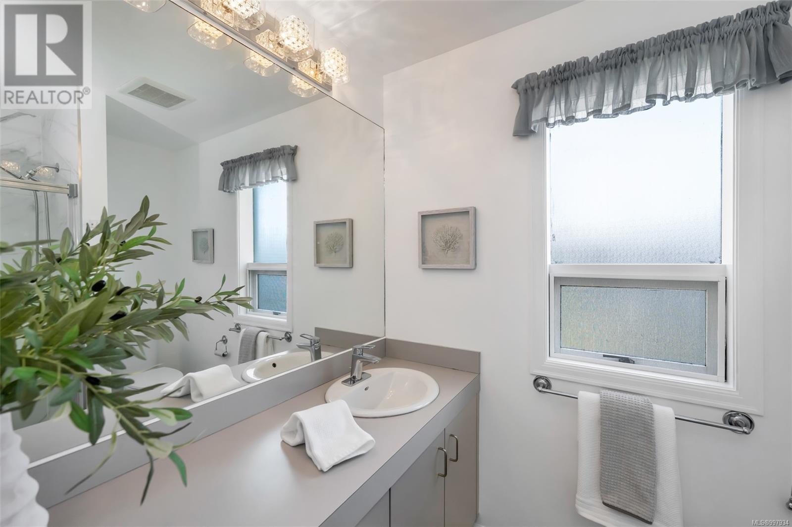  4216 Wakefield Place, Saanich