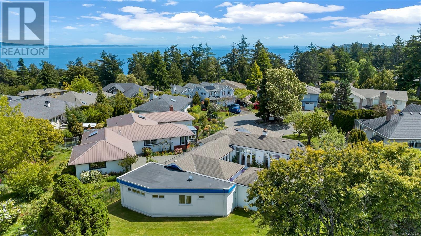  4216 Wakefield Place, Saanich