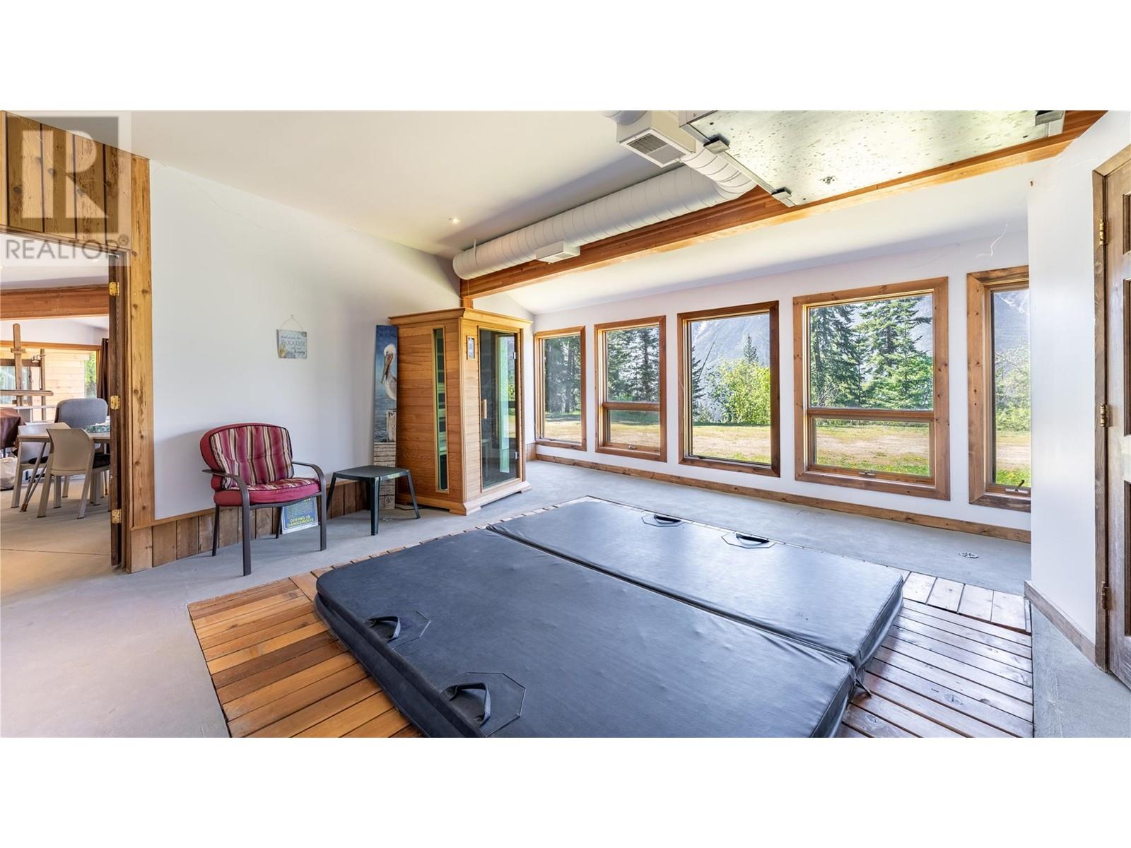 12437 BOSWELL Road, Boswell