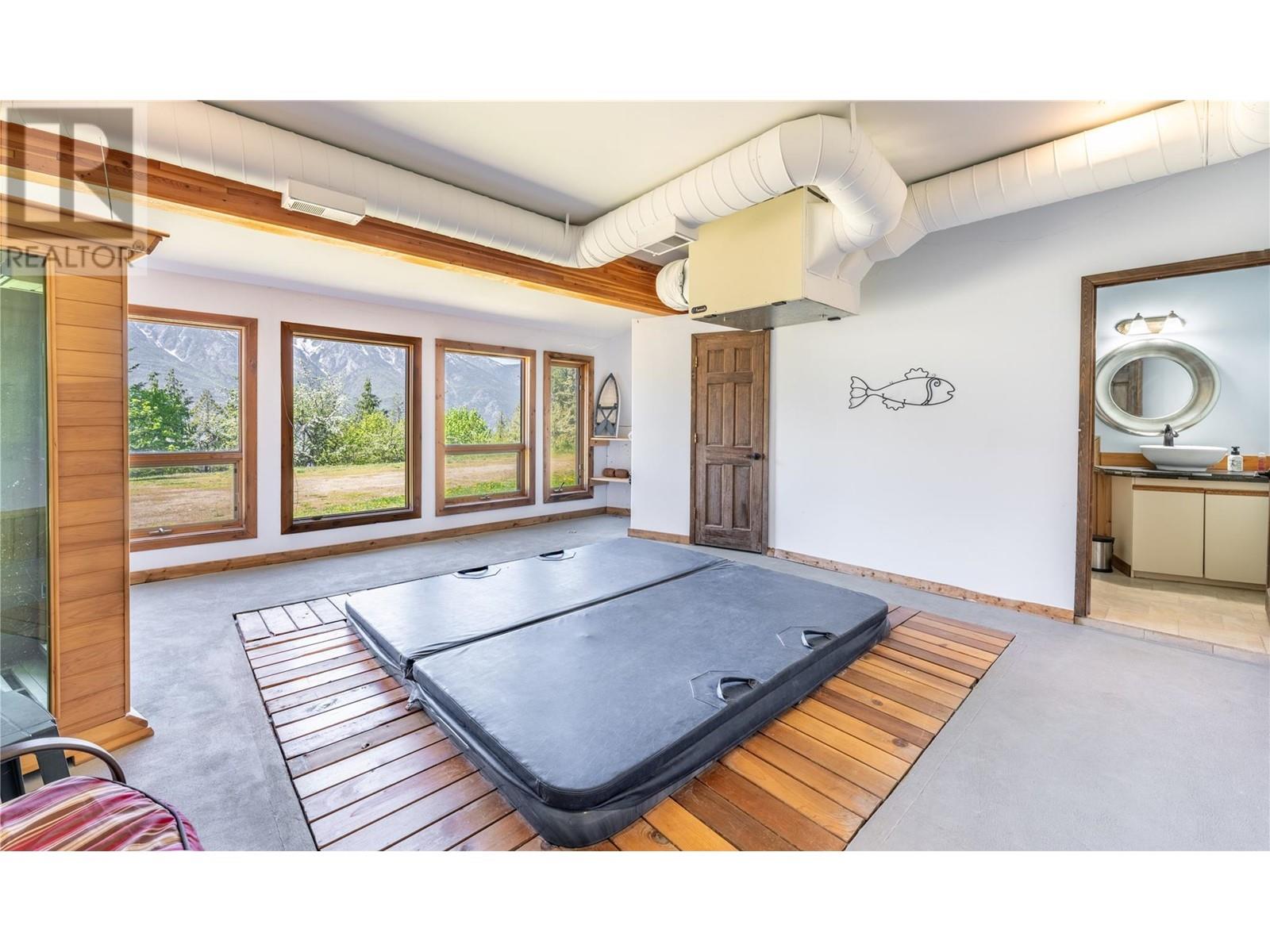 12437 BOSWELL Road, Boswell