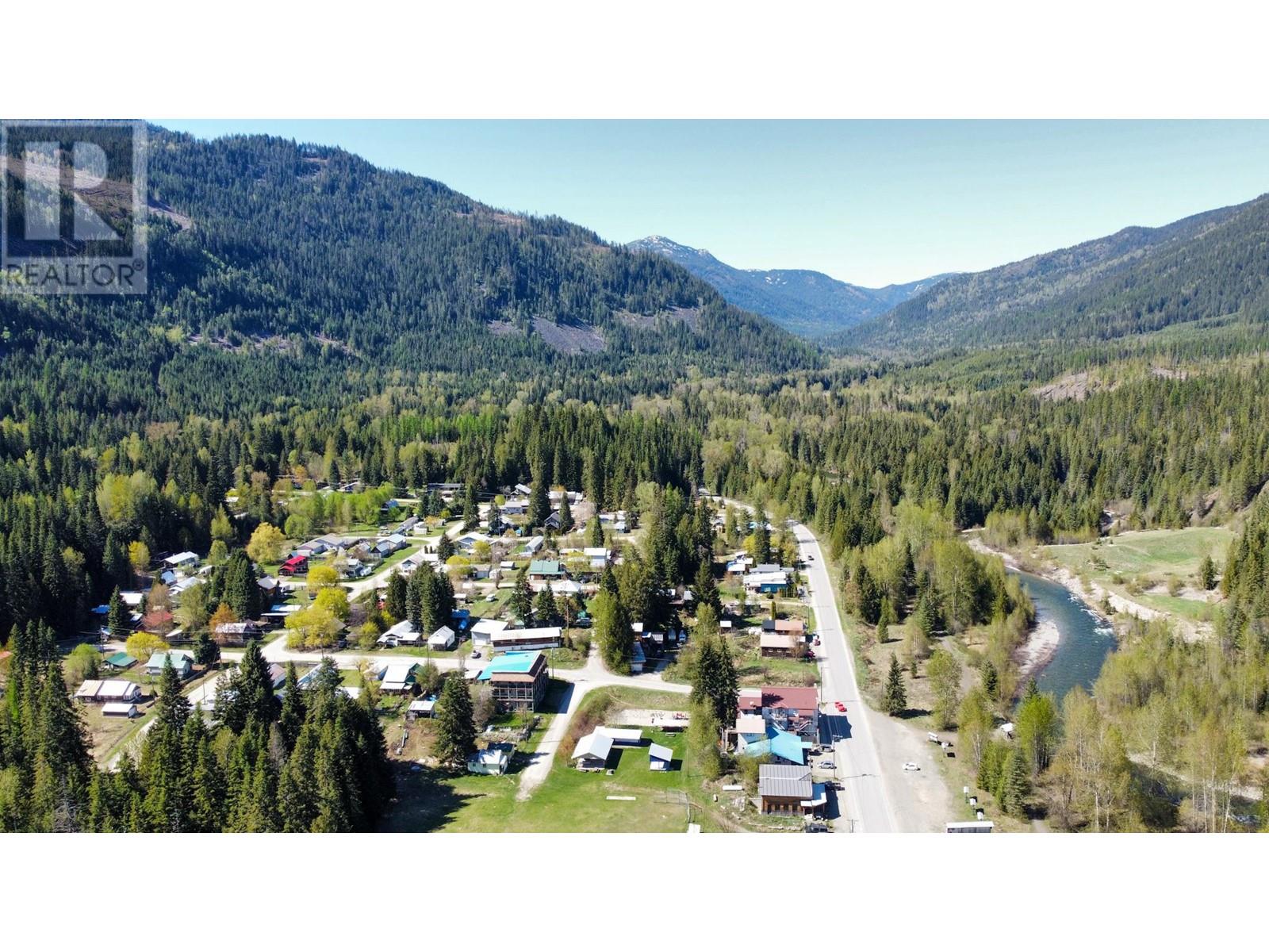 Photo 13 of 7404 1st Avenue, Ymir BC