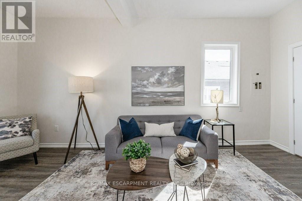 Photo 11 of 196 Picton Street, Hamilton ON