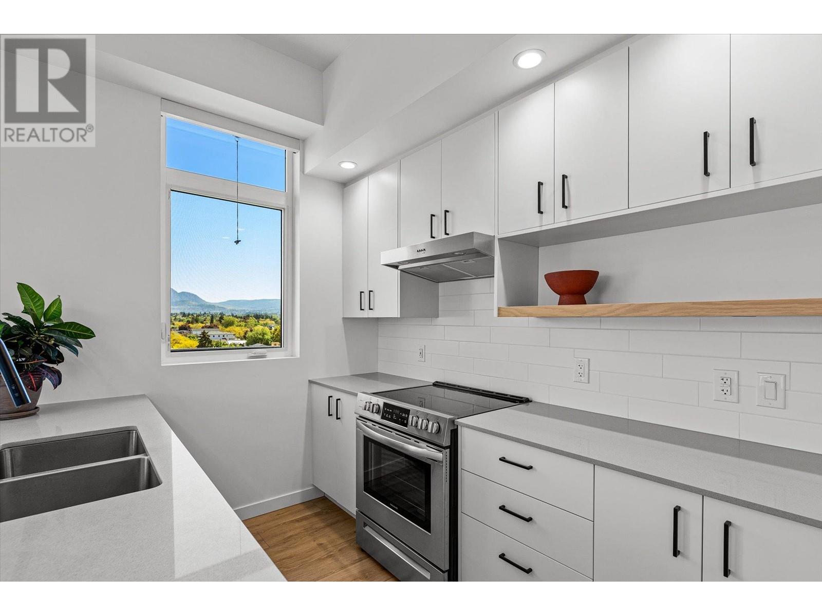 #605 660 CAWSTON AVENUE - Image 4