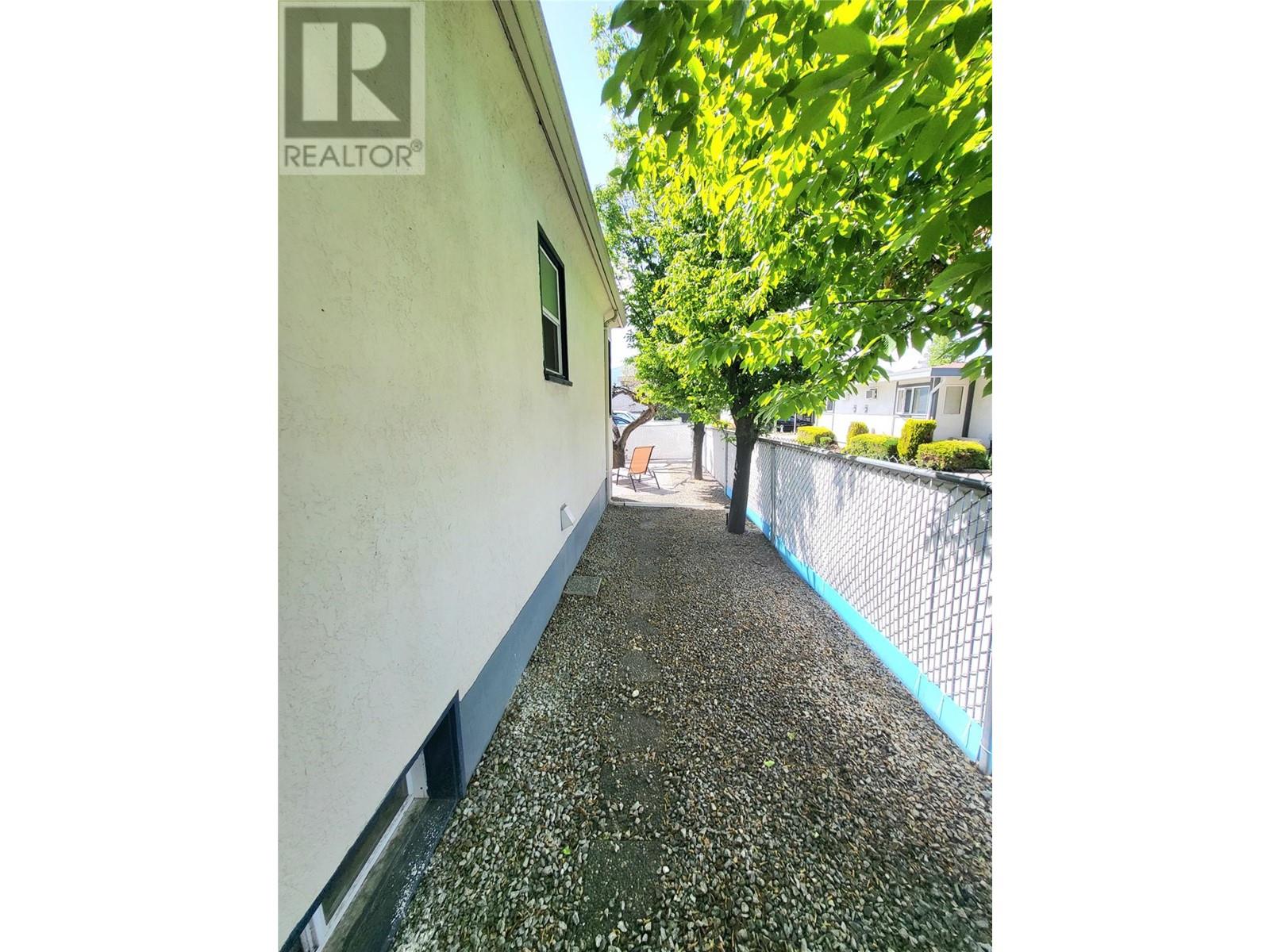  857 Main Street, Penticton