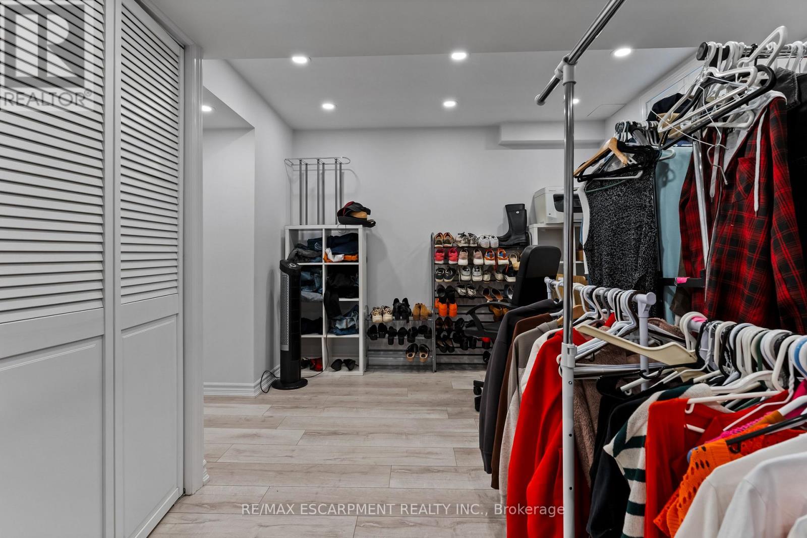 Photo 4 of 20 377 Glancaster Road, Hamilton ON