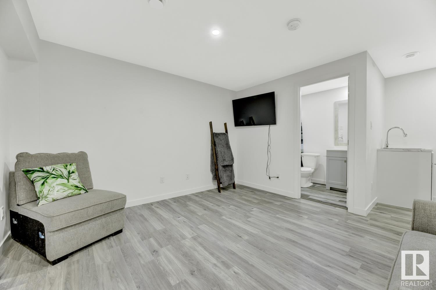 11 EBBERS CL NW, Edmonton