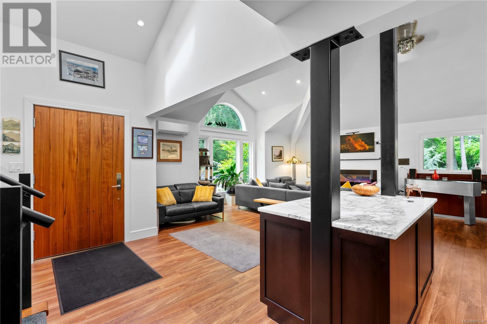  851 Sayward Road, Saanich