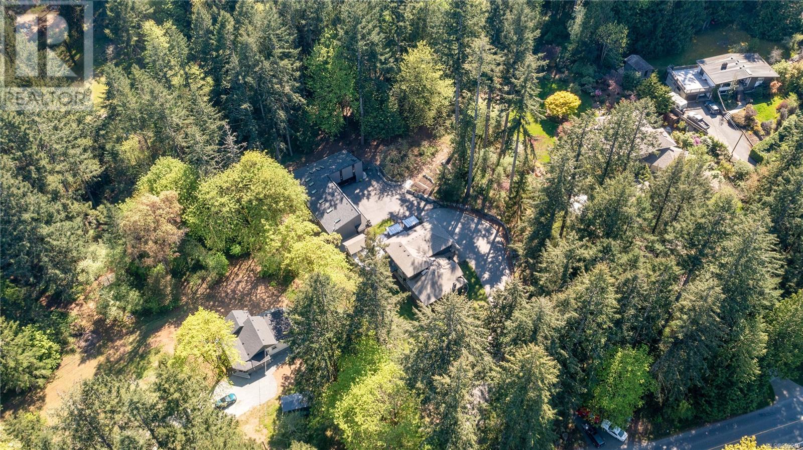  851 Sayward Road, Saanich