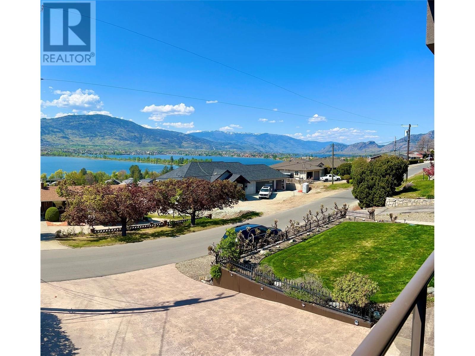 3033 37th Street, Osoyoos