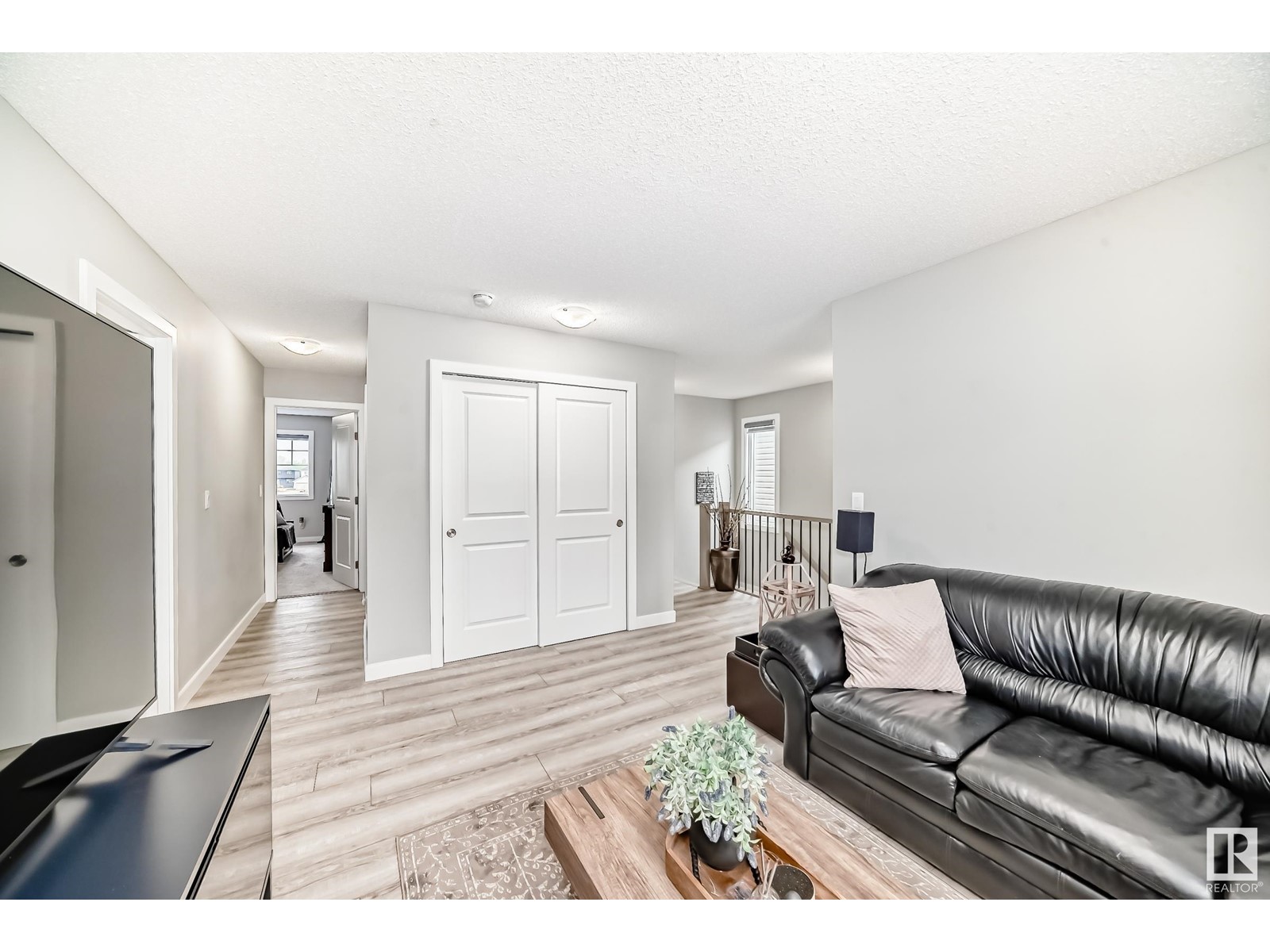 20512 22 AV NW, Edmonton