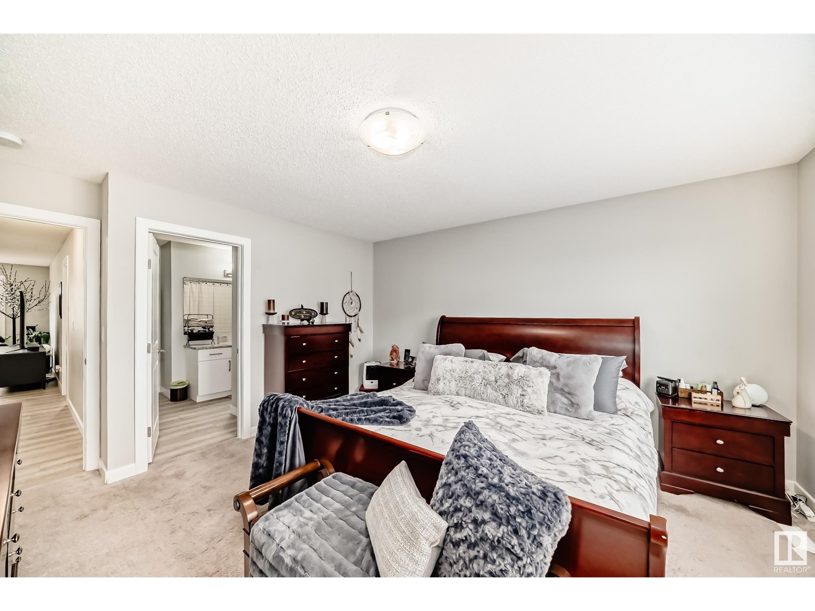 20512 22 AV NW, Edmonton