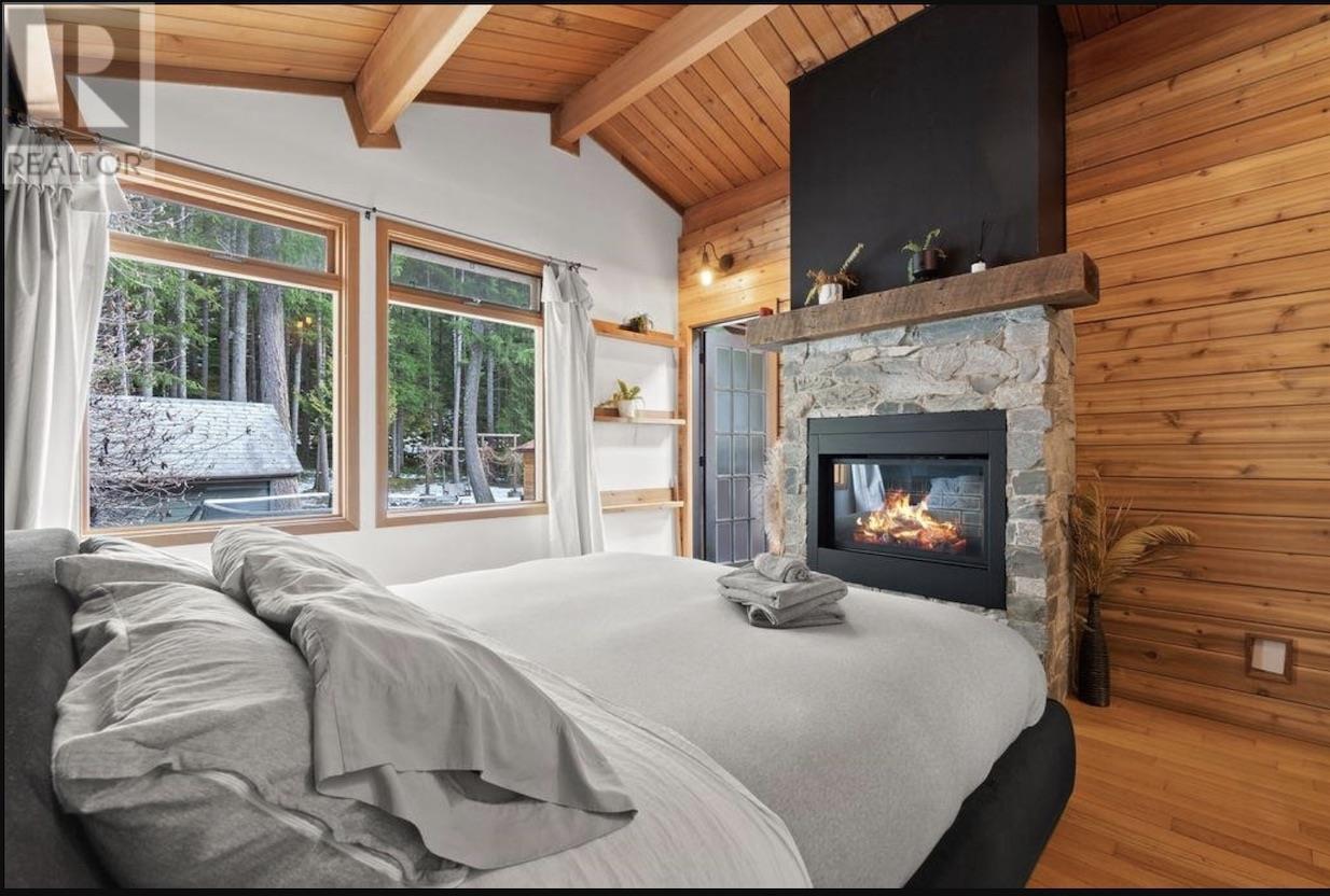 2040 MIDNIGHT WAY, Squamish real estate listing R3000779