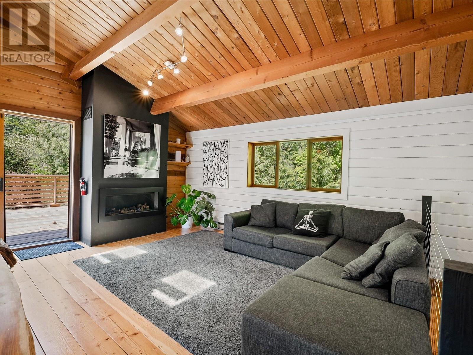 2040 MIDNIGHT WAY, Squamish real estate listing R3000779