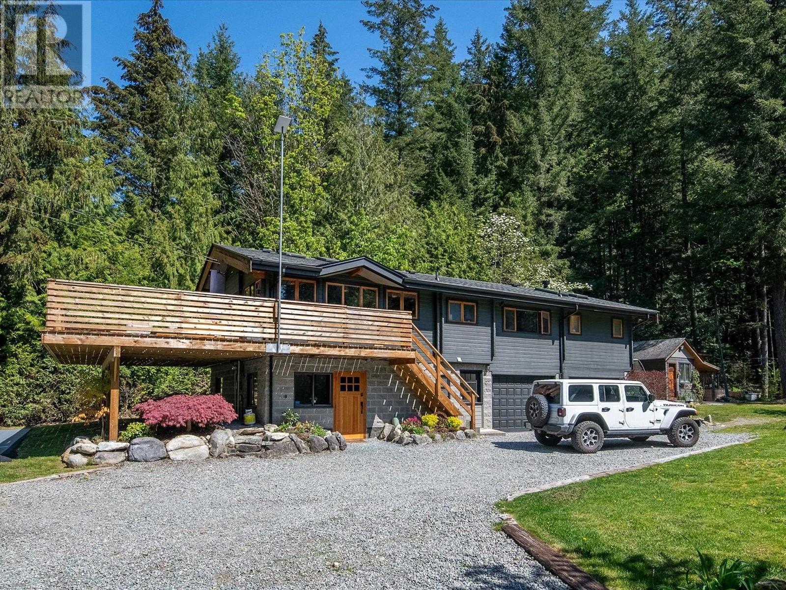 2040 MIDNIGHT WAY, Squamish real estate listing R3000779
