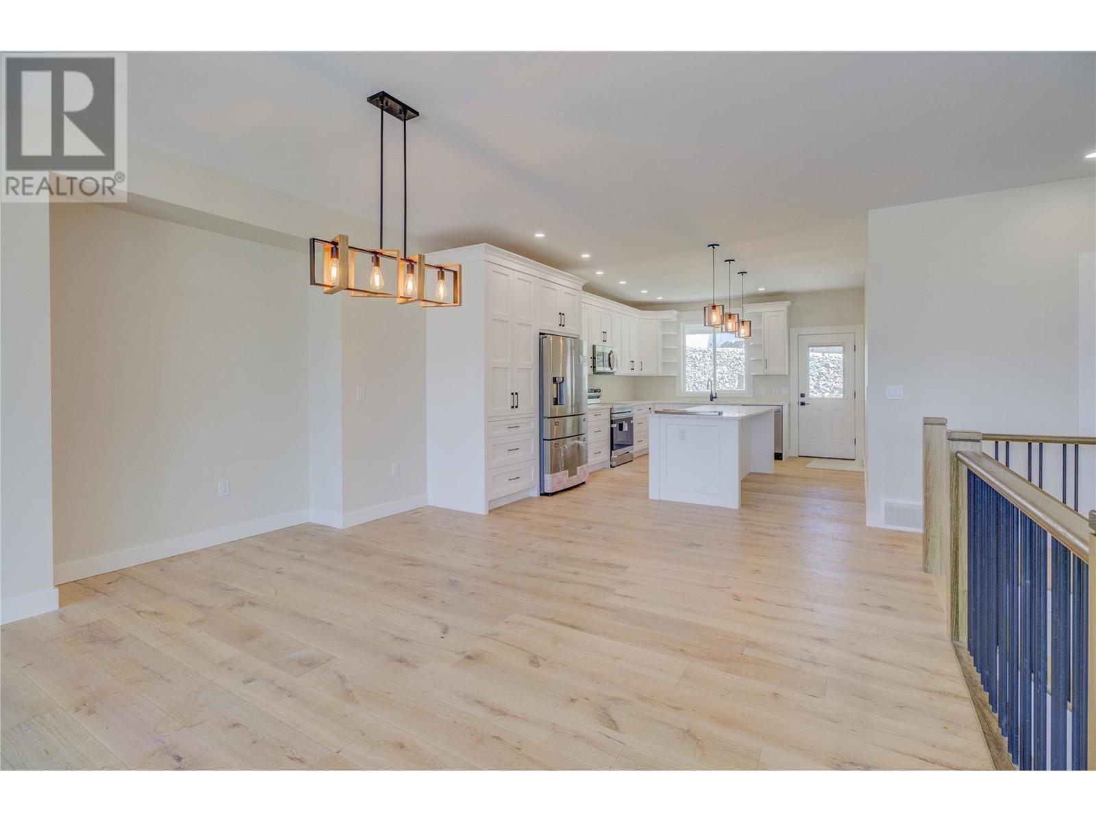  1740 9 Street Southeast, Salmon Arm