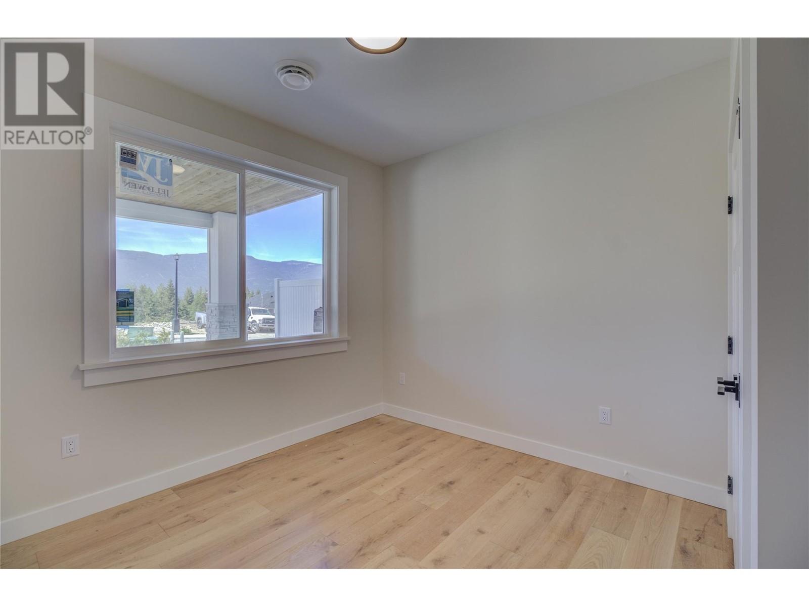  1740 9 Street Southeast, Salmon Arm